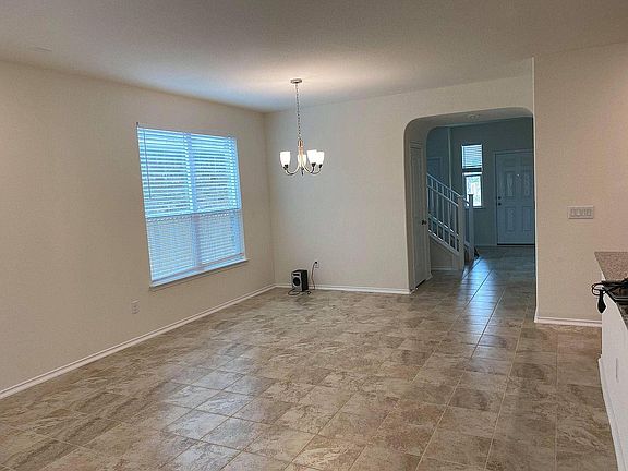 5th image of 533 Ayinger Ln