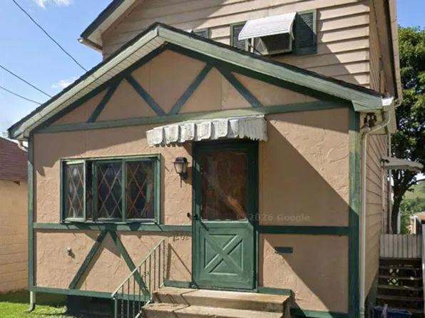 1202 Crescent Ave, Ellwood City, PA 16117