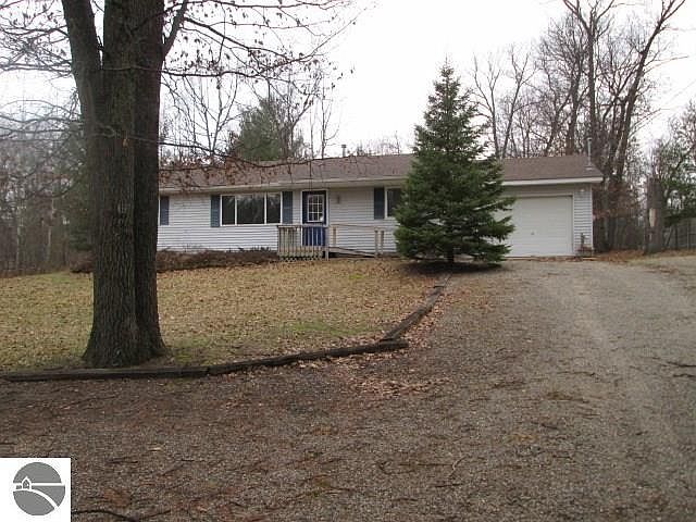 1st image of 1549 N Ogemaw Trl
