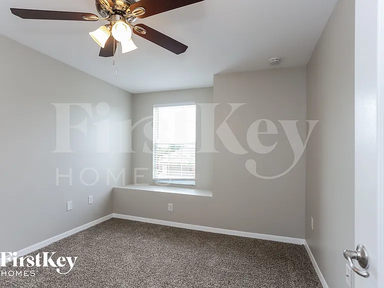 811 15th St NE — Photo 11