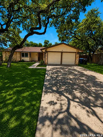 3 bed, 2.0 bath, 1789 sqft, $2,300 — Photo 2