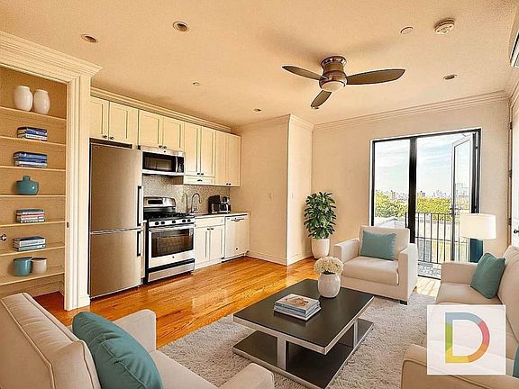3rd image of 315 Lincoln Pl APT 5R