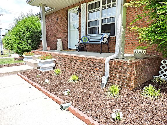 5th image of 1865 Cottingham Ct