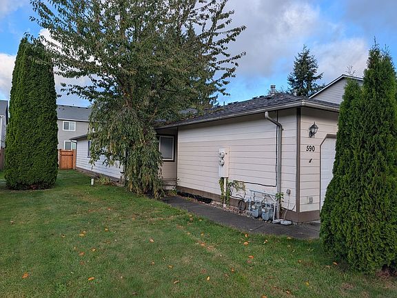 2nd image of 590 Lowell Ct