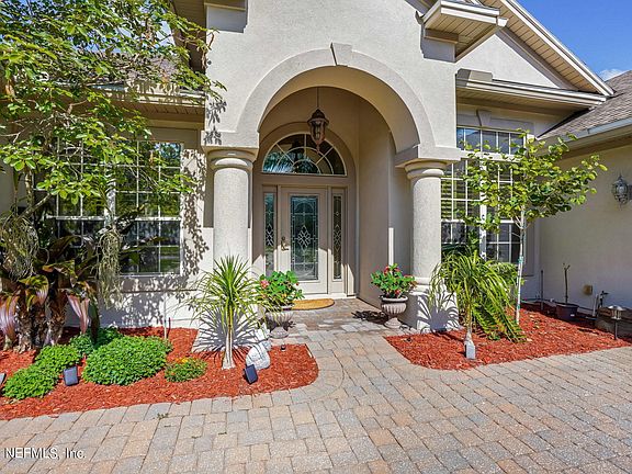 3rd image of 1532 N Tralee Ct