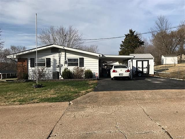 2nd image of 1519 Lindenwood Dr