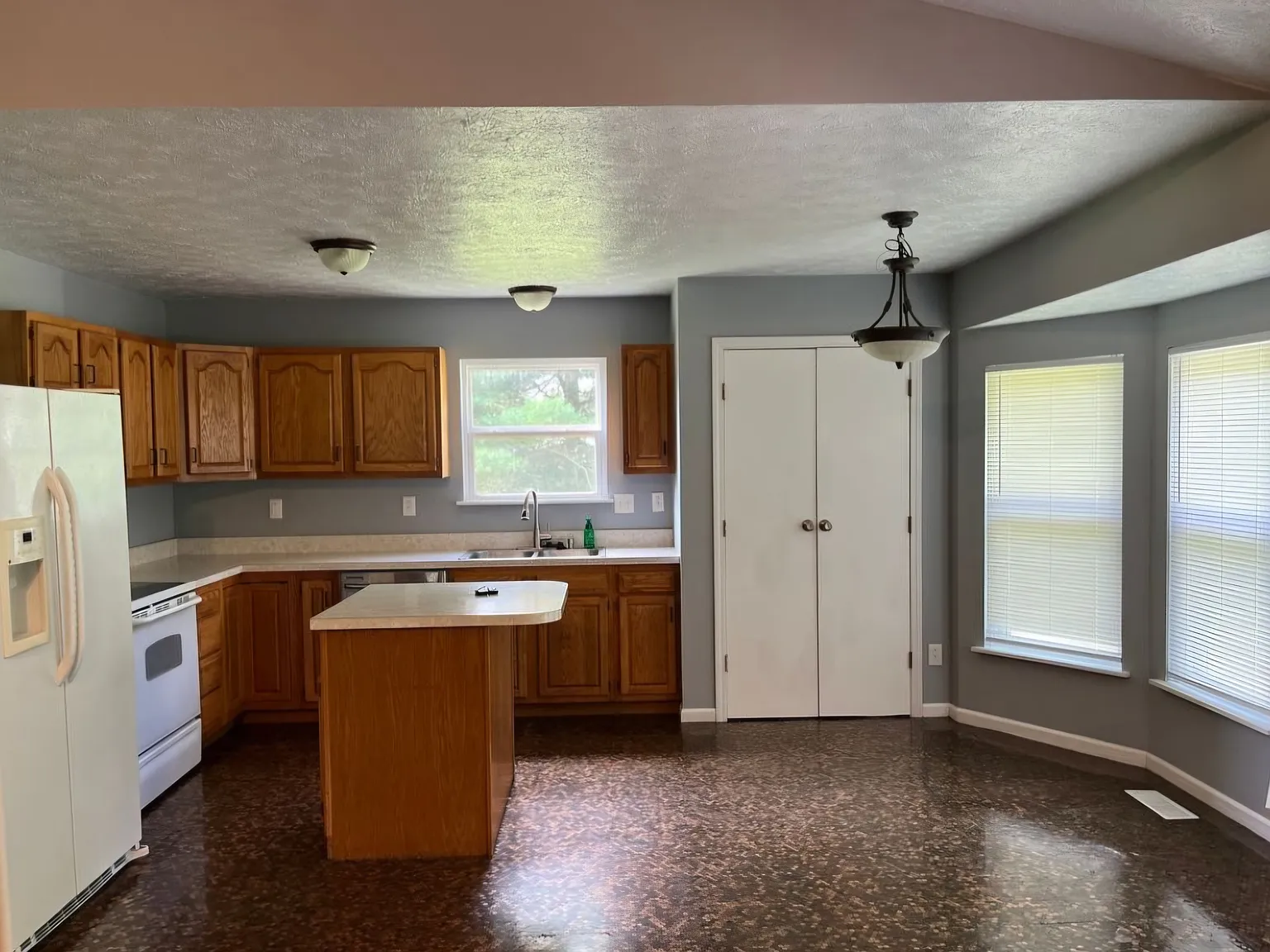 3 bed, 1502 sqft, $2,000 — Photo 3