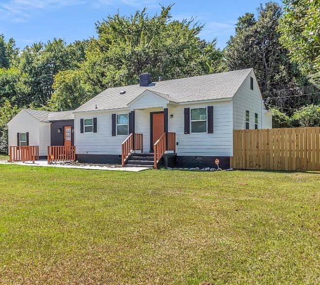 1st image of 4025 E Whitehaven Park Cir