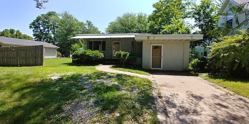 front view from sidewalk