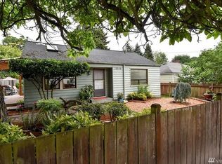 10350 Ashworth Ave N, Seattle, WA 98133