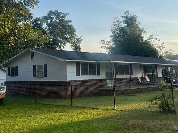 3rd image of 125 George Dr