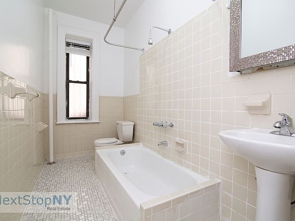 5th image of 204 W 94th St APT 1C