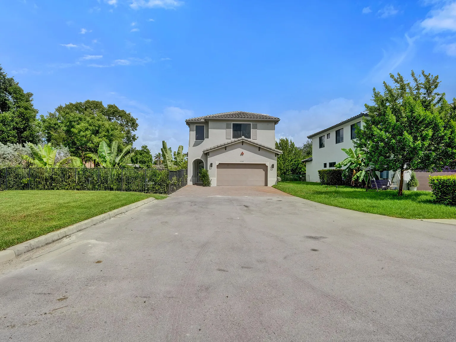 5 bed, 3.0 bath, 2337 sqft, $5,500 — Photo 2