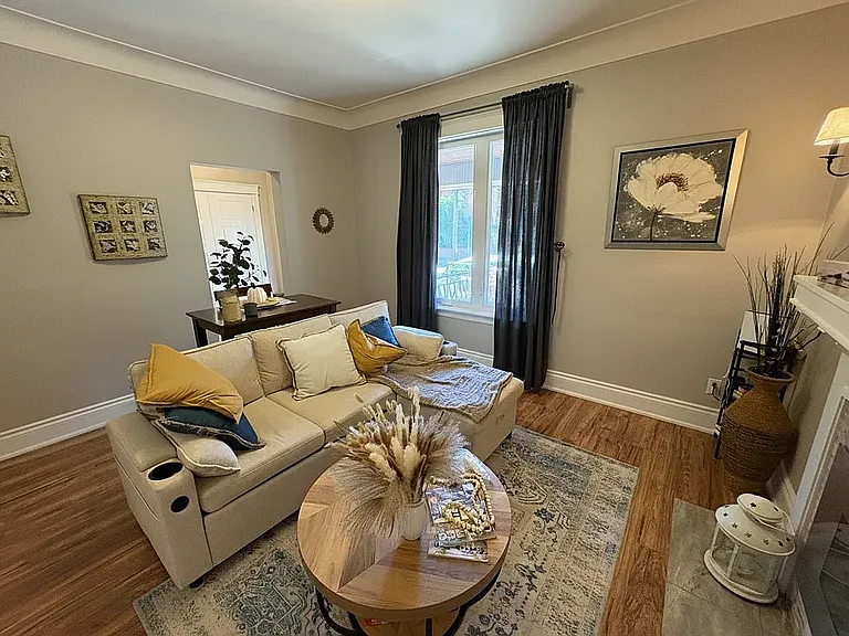 691 Wilson St — Photo 10