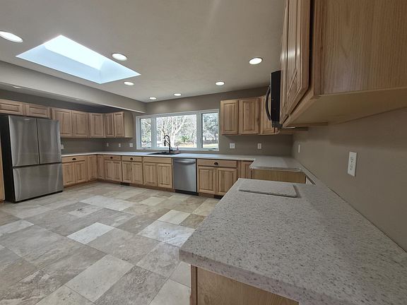 3rd image of 13439 Parkcrest Pl