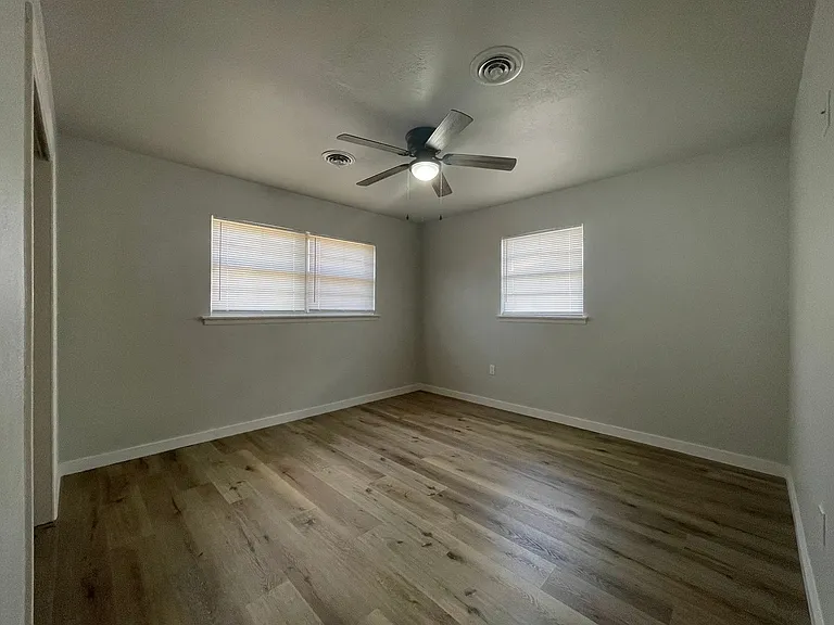 3222 Auburn Ave — Photo 16
