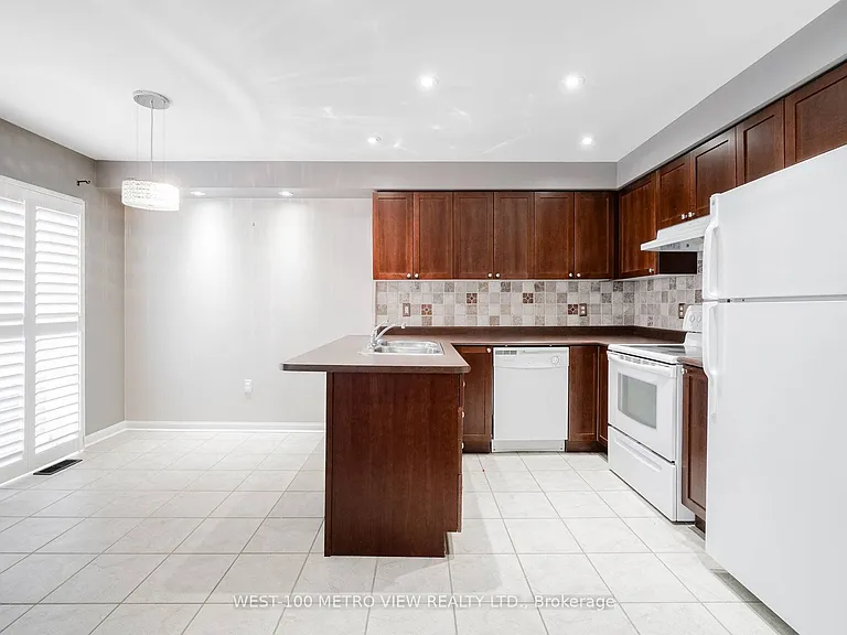 17 Georgian Rd — Photo 5
