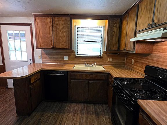 5th image of 817 N Ramblin Oaks Dr