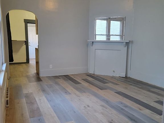 3rd image of 2333-2335 9th Ave