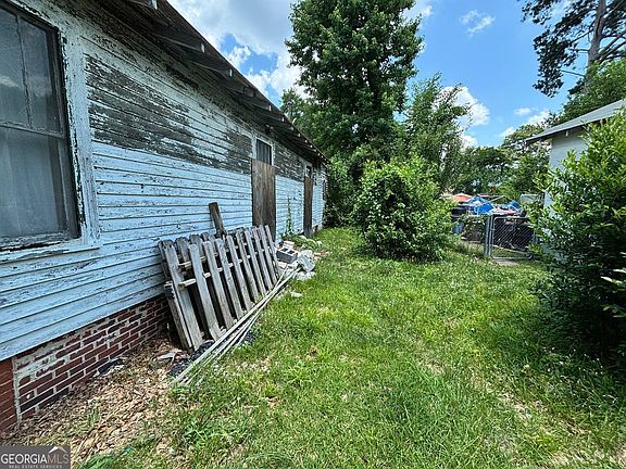 2nd image of 1909 Heckle St