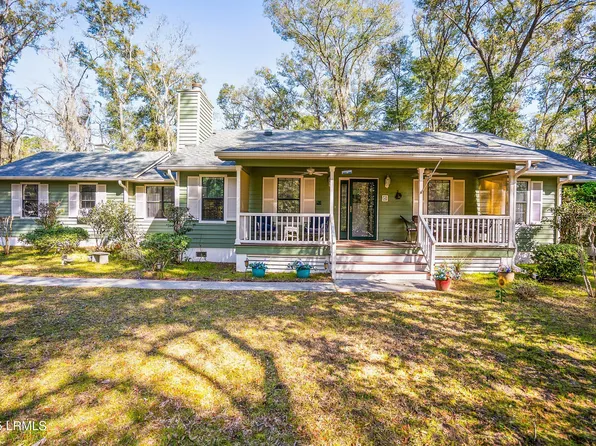4 Sawgrass Ct, Beaufort, SC 29907