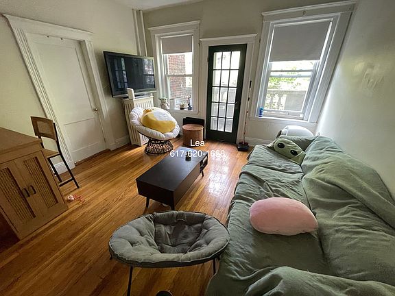 2nd image of 9 Egremont Rd APT 12