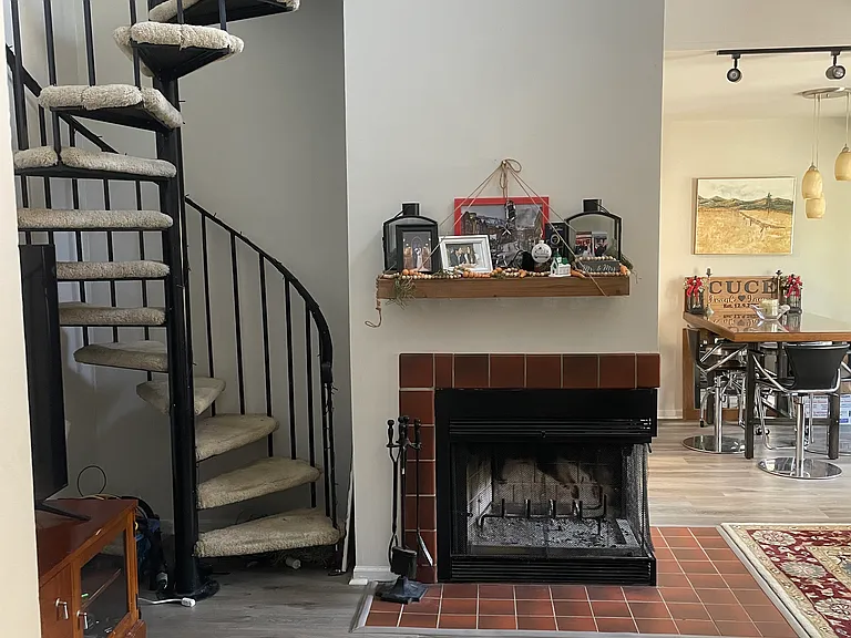 11 Woodbine Ct — Photo 4
