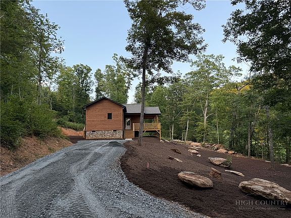 3rd image of 642 Woodstown Road