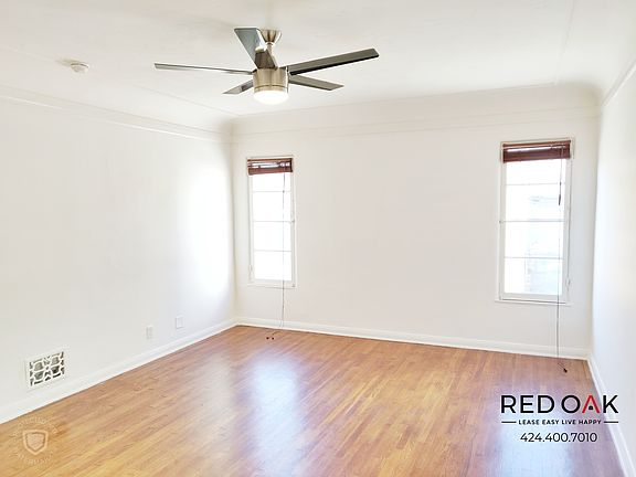 5th image of 8029 Blackburn Ave