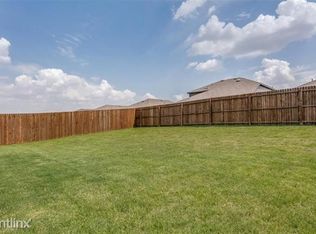 924R Juno Ln, Denton, TX 76209
