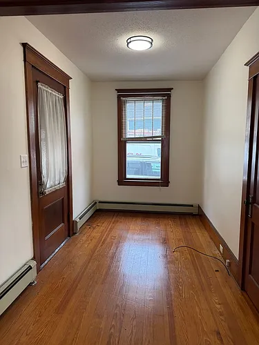 7 Hough St Photo 1