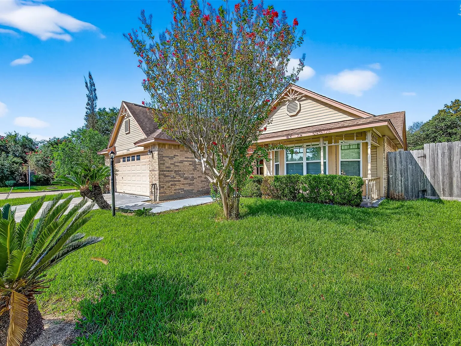 3 bed, 2.0 bath, 1777 sqft, $1,750 — Photo 2
