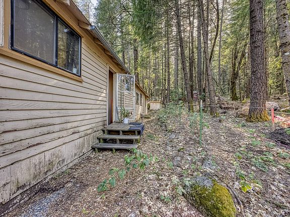 5th image of 9510 Oak Place