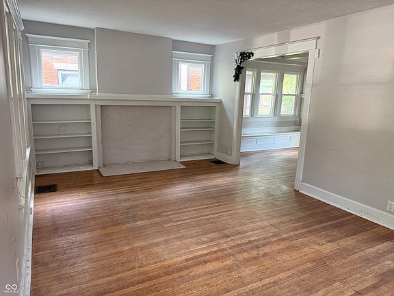 3rd image of 4140 N College Ave