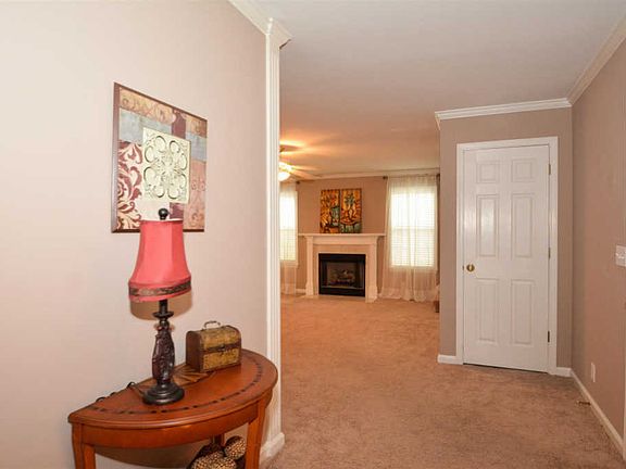 3rd image of 1708 Thomas Ct