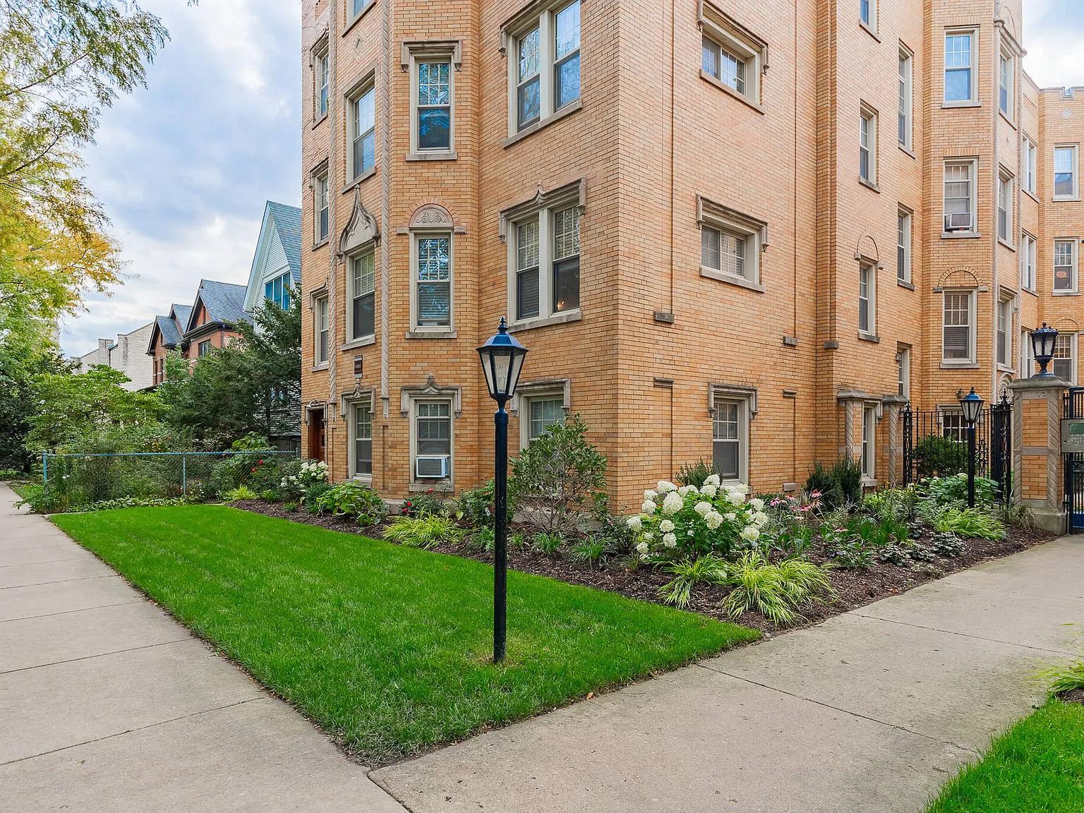 4328-36 N. Hermitage — Photo 3
