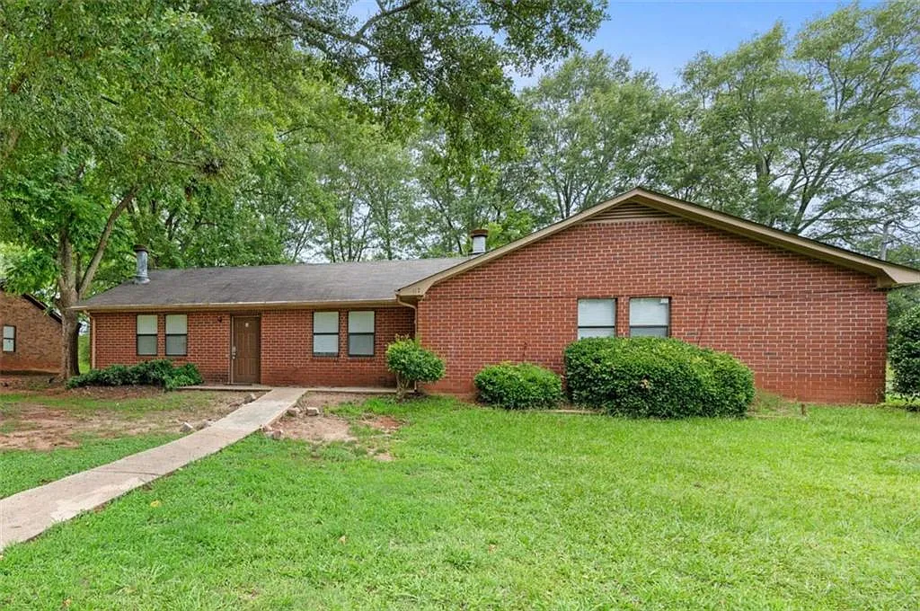 2 bed, 1.0 bath, $1,450 — Photo 1