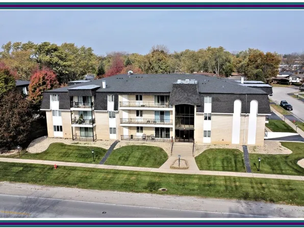 18560 Escanaba Ave APT 310, Lansing, IL 60438