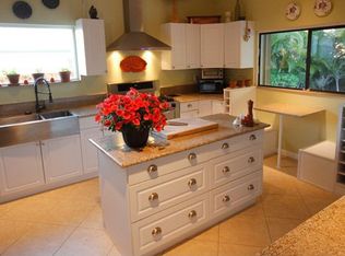 71 Laredo Ln, Boca Raton, FL 33487