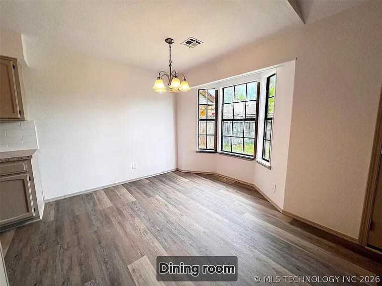 6717 S Saint Louis Ave — Photo 11