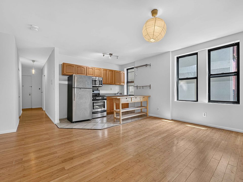 1st image of 88 Adelphi St APT 6