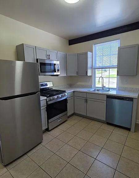 225 Pemberton Rd #2B — Photo 1