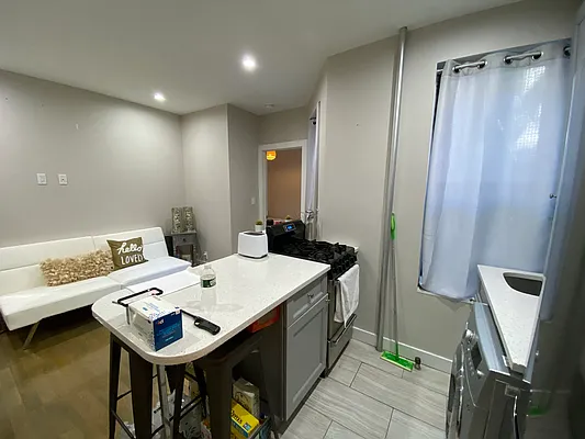 Rented by Mdays Realty | media 25