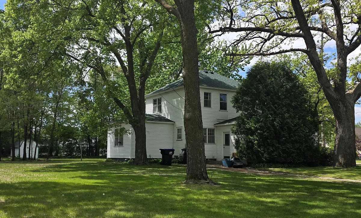 Building Photo - 104 Linn St