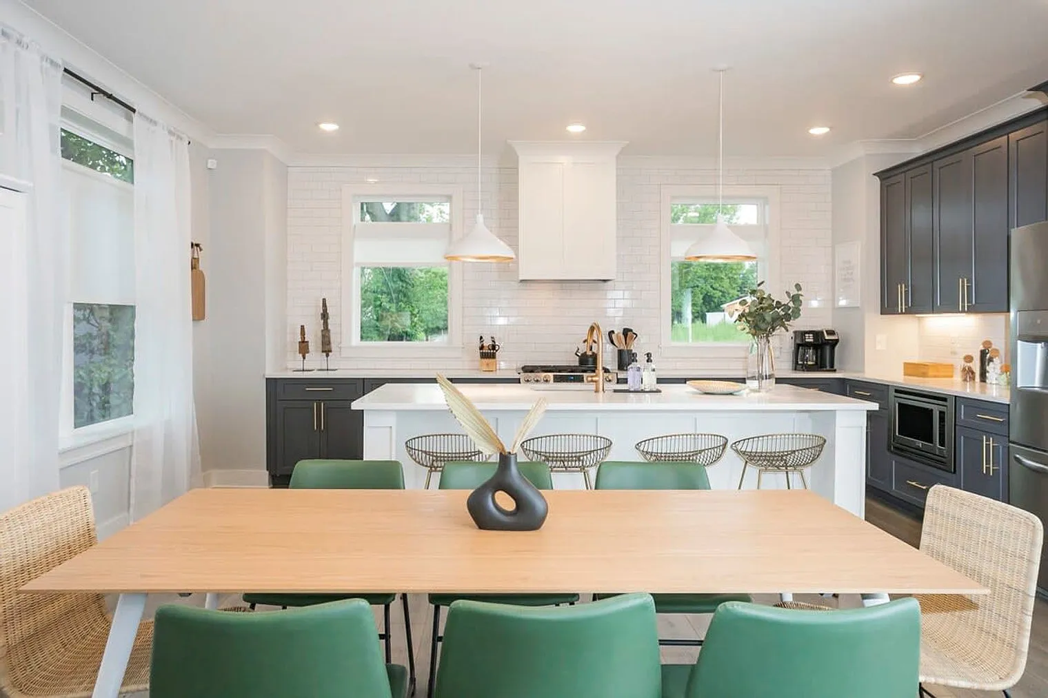 3 bed, 3.0 bath, 1496 sqft, $5,268 — Photo 3