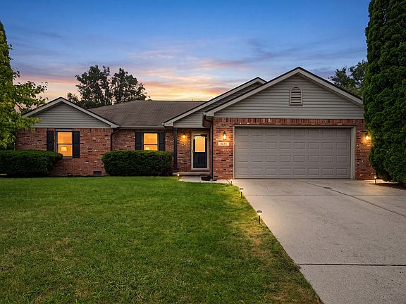 2nd image of 3075 Oakmont Dr