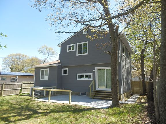 2nd image of 11 Baywood Dr