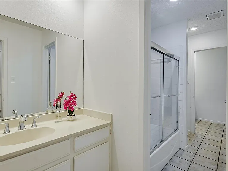 3207 Eanes Cir #B — Photo 21