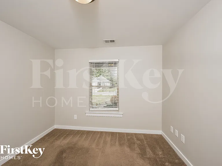 563 Kincaid Cove Ln — Photo 13