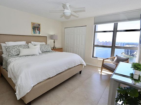 3rd image of 3500 Mystic Pointe Dr #Ph3
